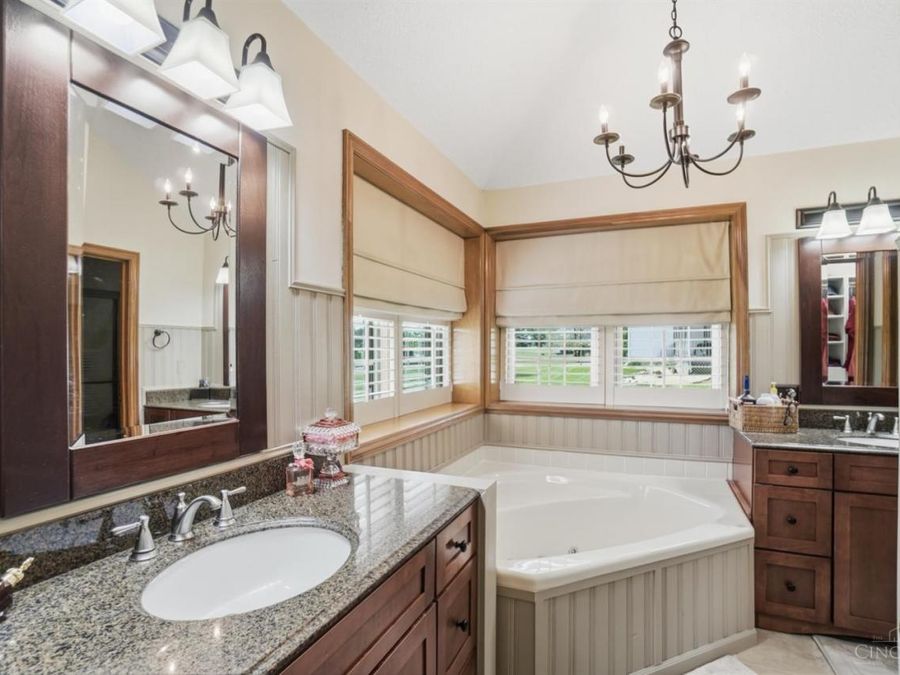 295 Leslie Drive, Washington Township, OH 45177 Photo 32