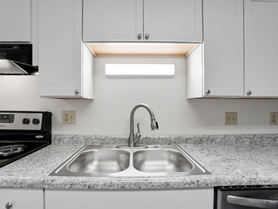 3594 Homelawn Avenue, Unit 14, Cheviot, OH 45211 Photo 12