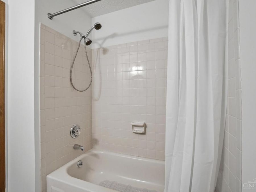 3594 Homelawn Avenue, Unit 14, Cheviot, OH 45211 Photo 15
