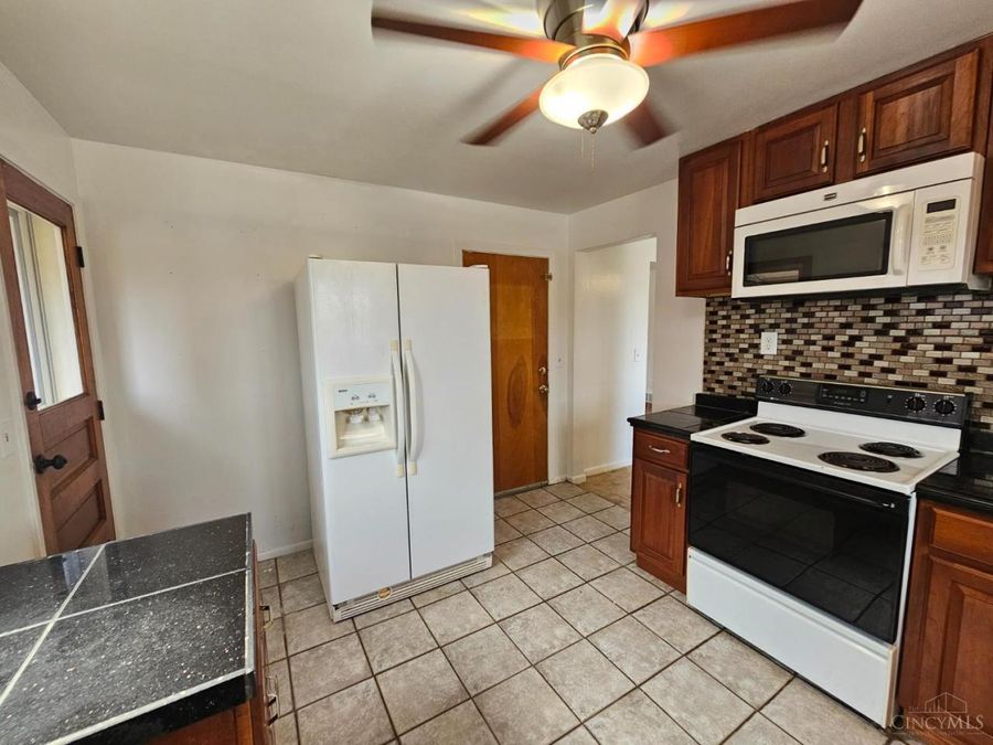 818 Woodyhill Drive, Cincinnati, OH 45238 Photo 8
