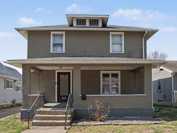 259 16th Place, Clinton, IA 52732