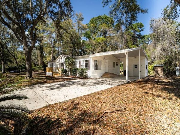 107 GOLF COURSE LANE , CRESCENT CITY, FL 32112