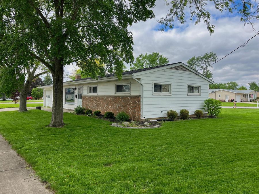 1002 Middle Street, Wapakoneta, OH 45895 Photo 1