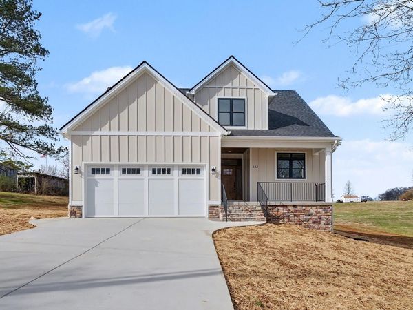142 Stanton Avenue , Gordonsville, TN 38563