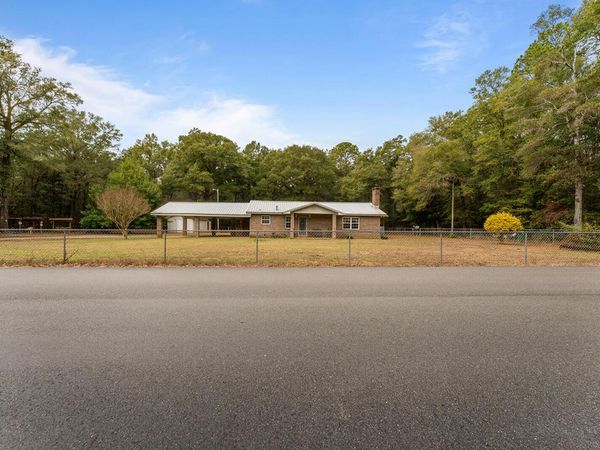 4780 Griffith Road, Holt, FL 32564