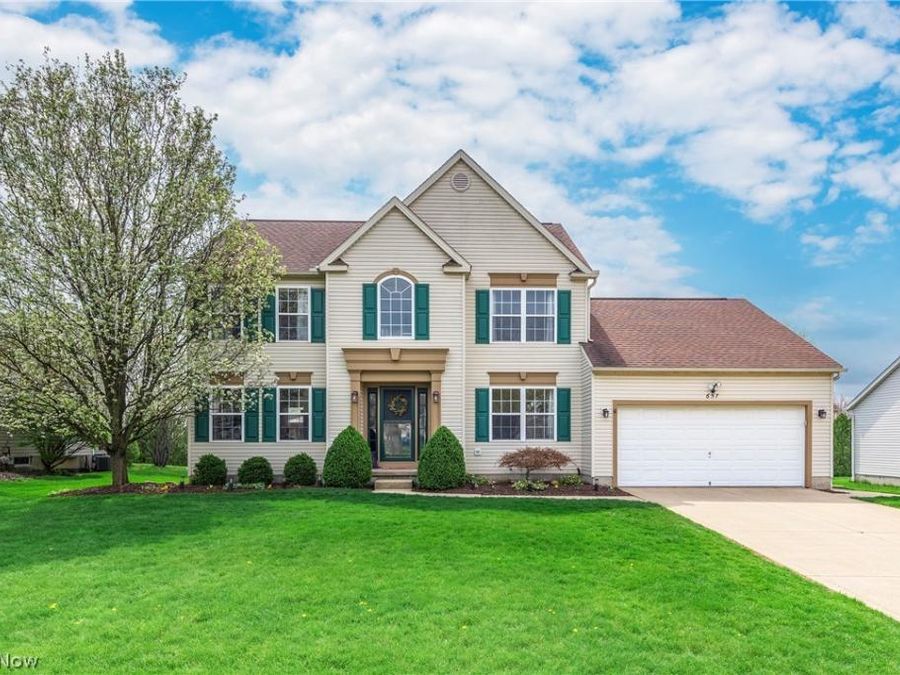 657 Ashbrook Drive , Wadsworth, OH 44281 Photo 1