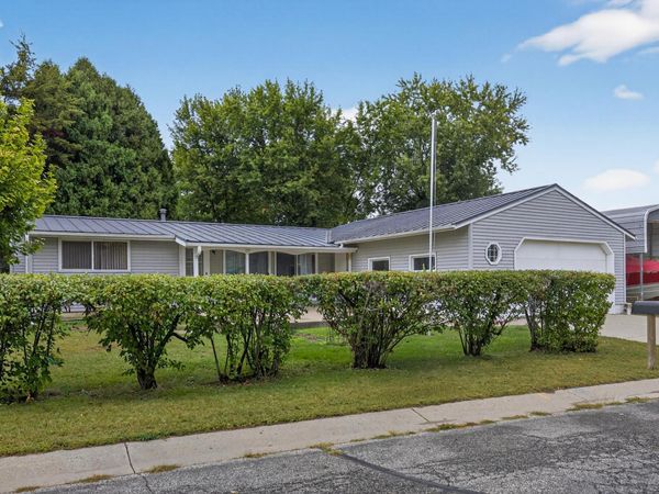 199 Hillwood Drive , Lake City, MN 55041