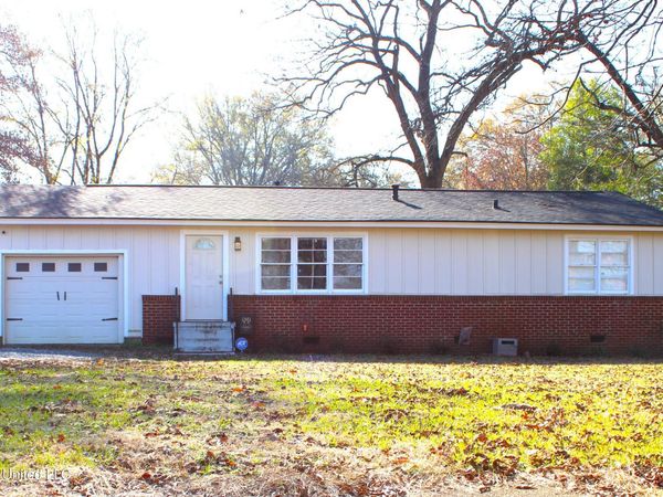107 E Tate Street, Senatobia, MS 38668