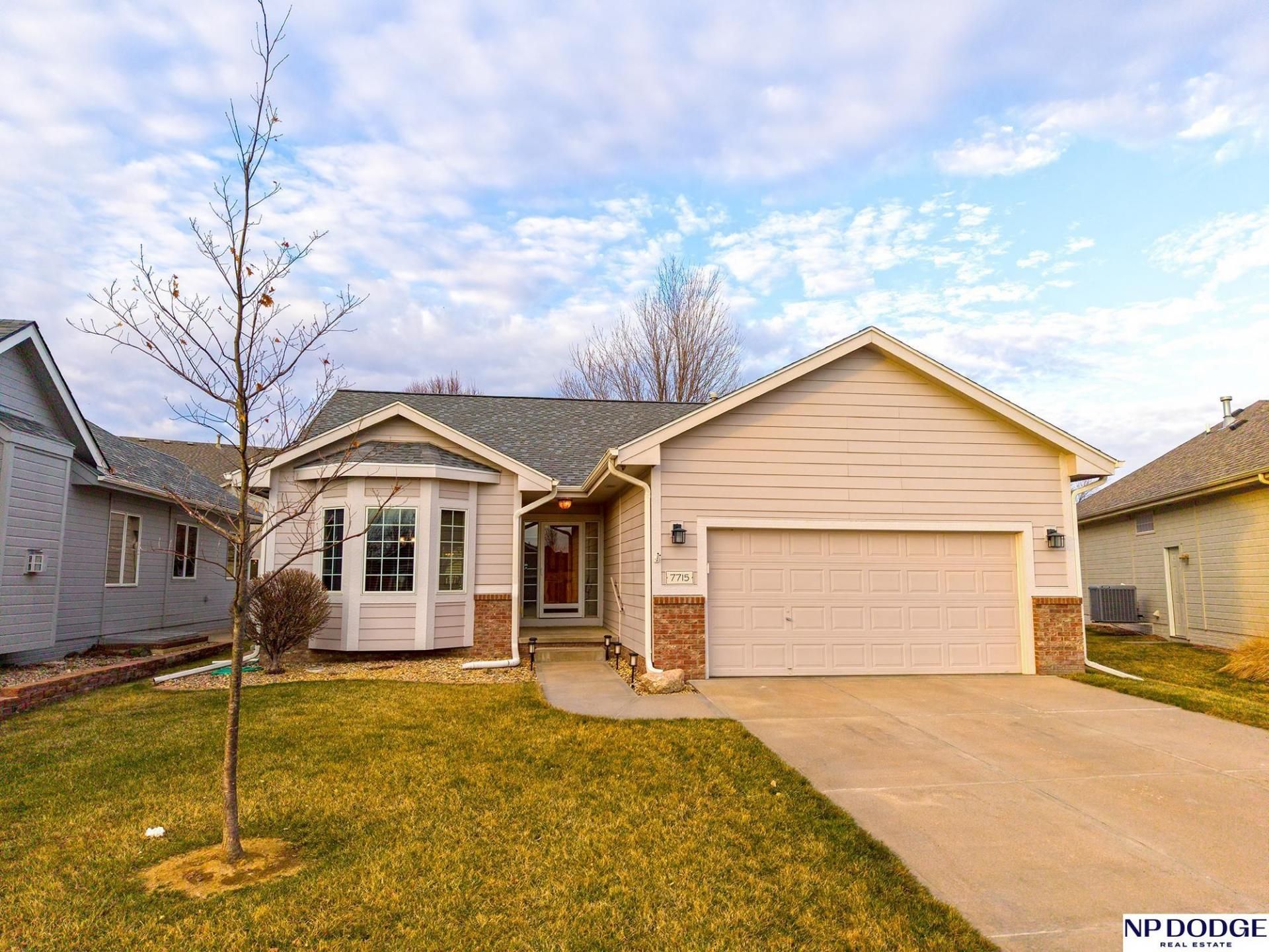 7715 S 94 Street , La Vista, NE 68128