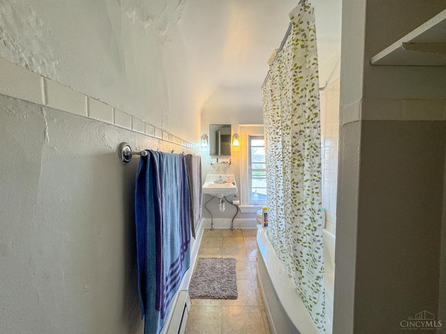 560 Terrace Avenue, Cincinnati, OH 45220 Photo 21