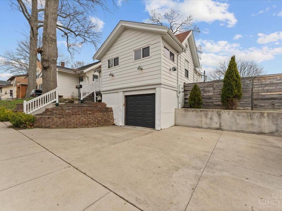 2888 Losantiville Avenue, Cincinnati, OH 45213 Photo 2
