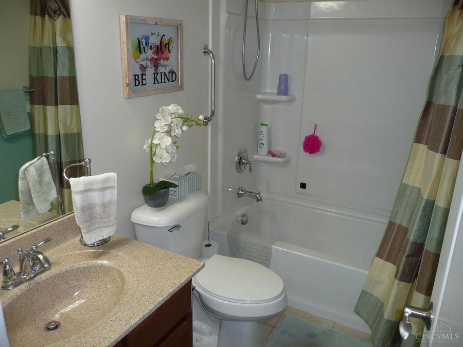 7001 Aspen Point Court, Unit 27A, Green Township, OH 45247 Photo 23
