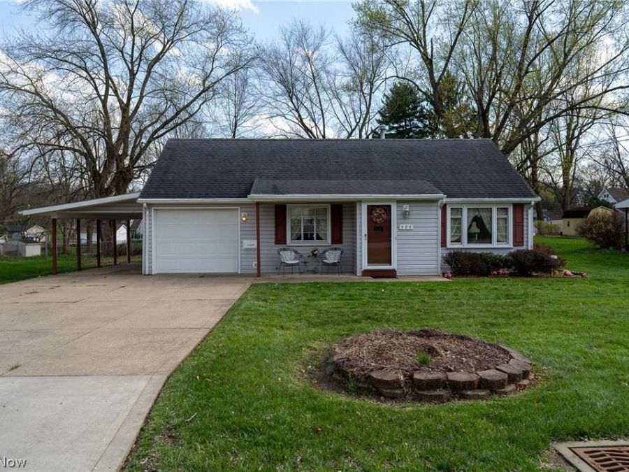 404 Heatherwood Street SW, North Canton, OH 44720 Photo 1
