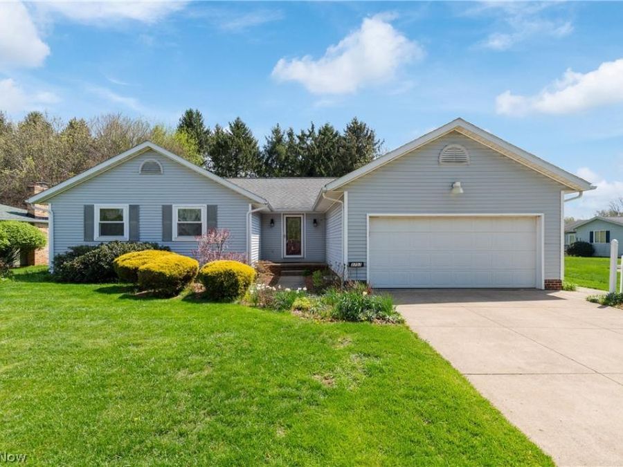 3757 Ramsey Drive , Uniontown, OH 44685 Photo 1