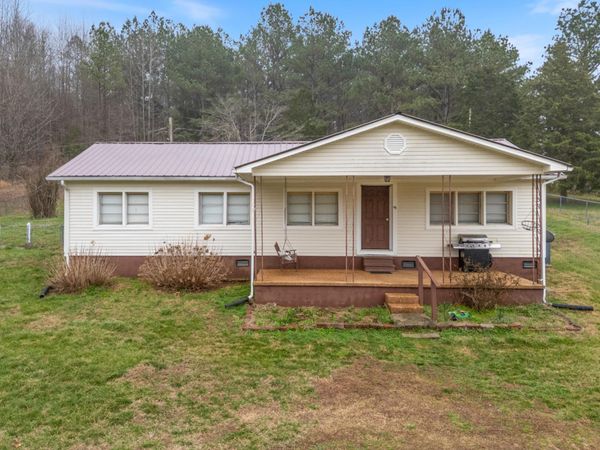 121 Deer Ck Rd , Mc Ewen, TN 37101