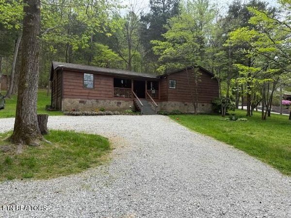 3776 Sugar Grove Valley Rd , Harriman, TN 37748