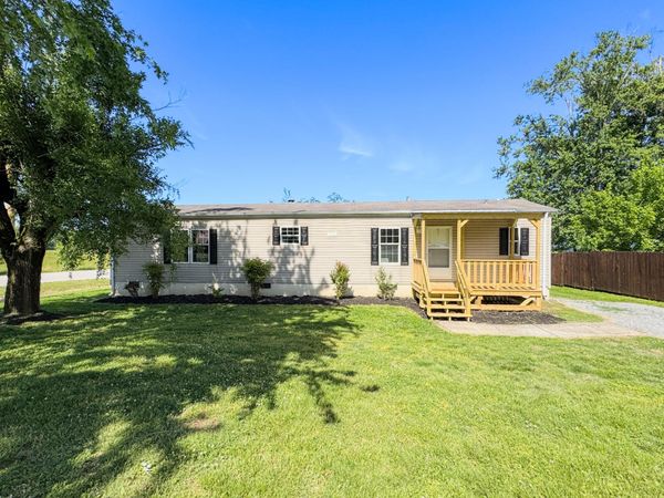 500 Akersville Rd , Lafayette, TN 37083
