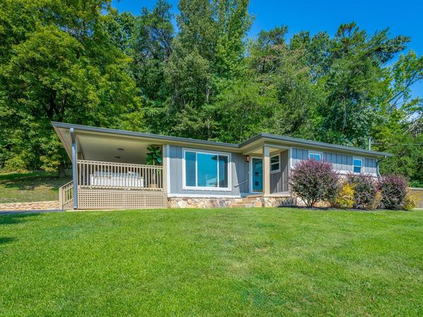 1013 Mountain Creek Road , Chattanooga, TN 37405
