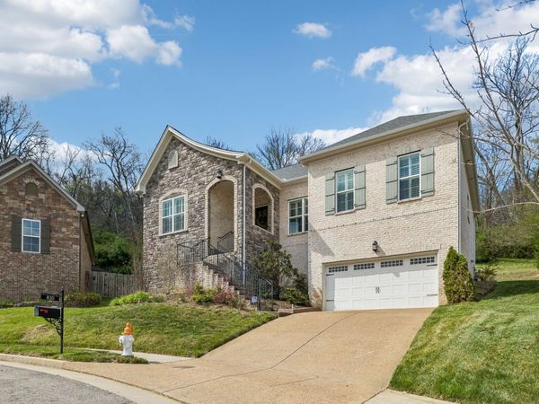 820 Doncaster Ln , Nashville, TN 37221