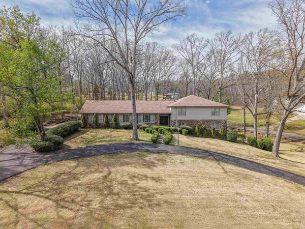 259 COUNTRY CLUB LN, Selmer, TN 38375