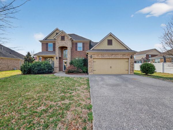 1042 Brixworth Dr , Thompsons Station, TN 37179
