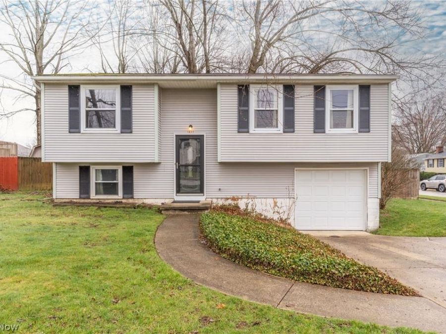 1077 S Diamond Street , Ravenna, OH 44266 Photo 1