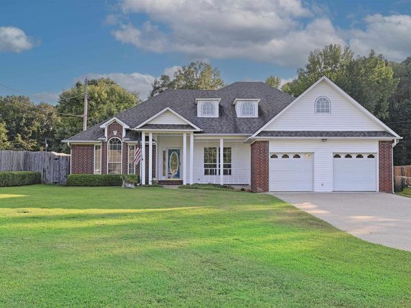 702 Honeysuckle Hills Court , Redfield, AR 72132