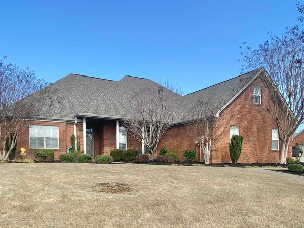 102 James Ct, Florence, AL 35630