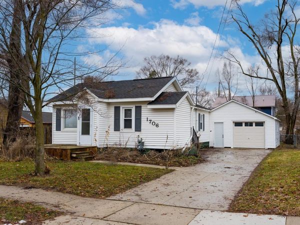 1706 W Michigan Street, Mount Pleasant, MI 48858