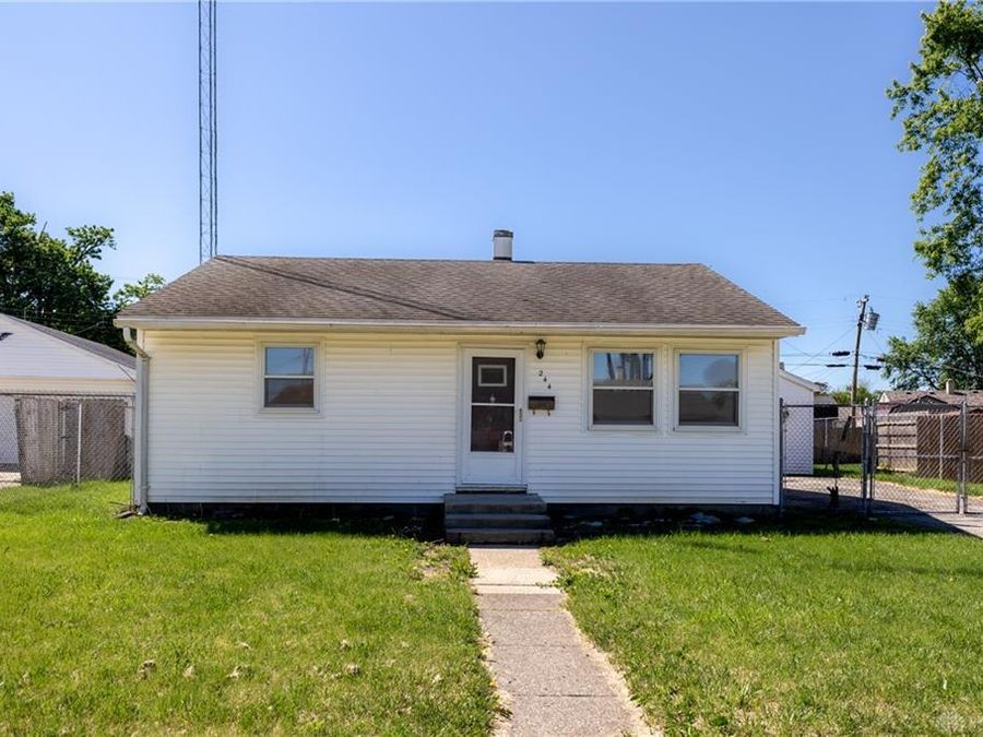244 Pat Lane, Fairborn, OH 45324 Photo 1