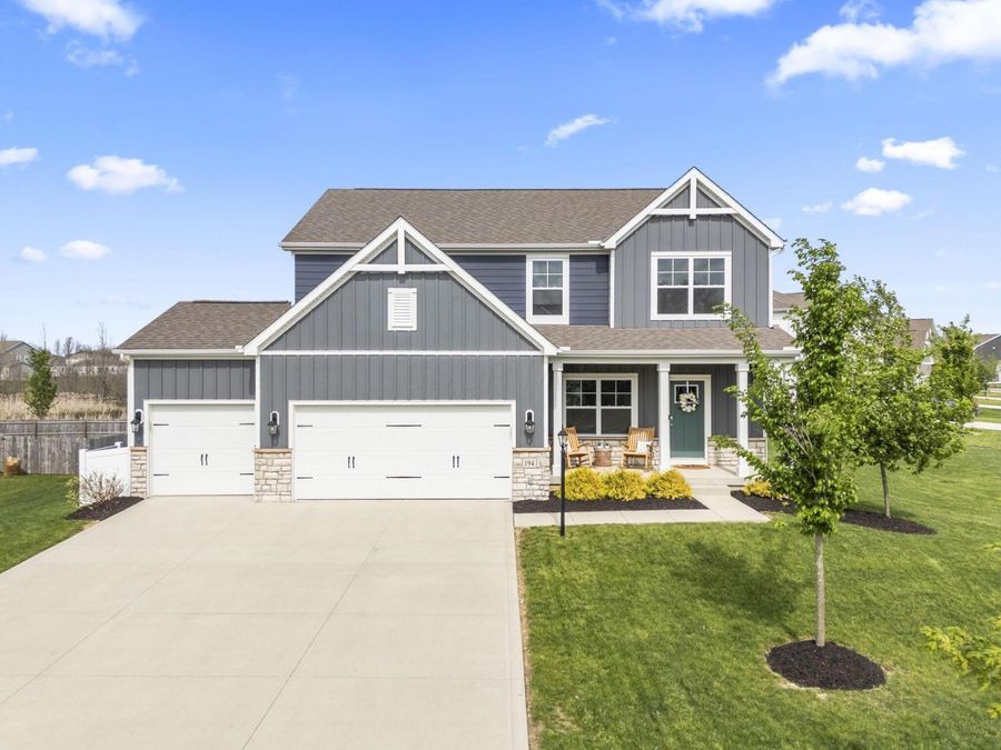 194 Deanscroft Drive , Pickerington, OH 43147 Photo 1