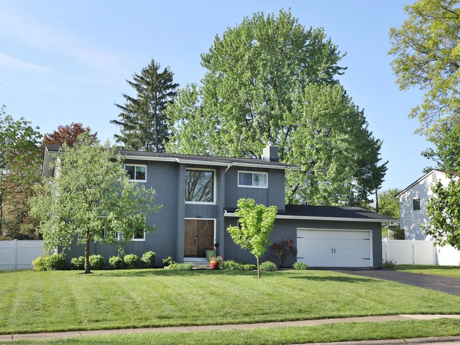 1363 Castleton Road N, Columbus, OH 43220 Photo 1