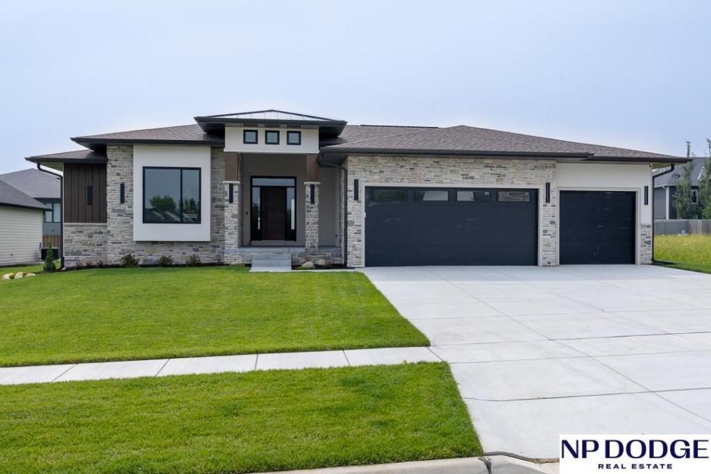 8901 Appaloosa Lane , Lincoln, NE 68520