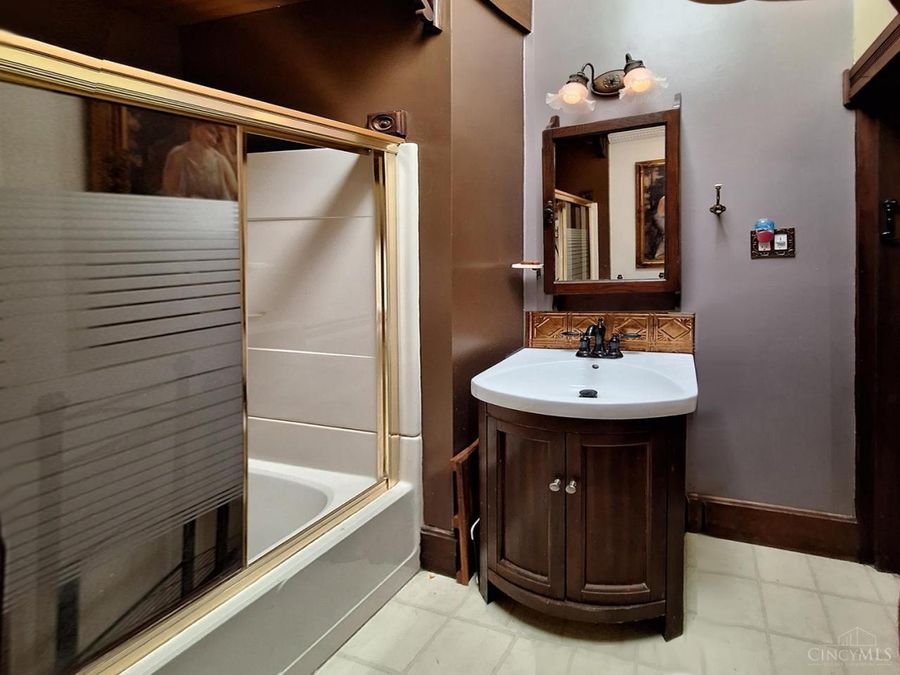 7027 Gracely Drive, Cincinnati, OH 45233 Photo 38