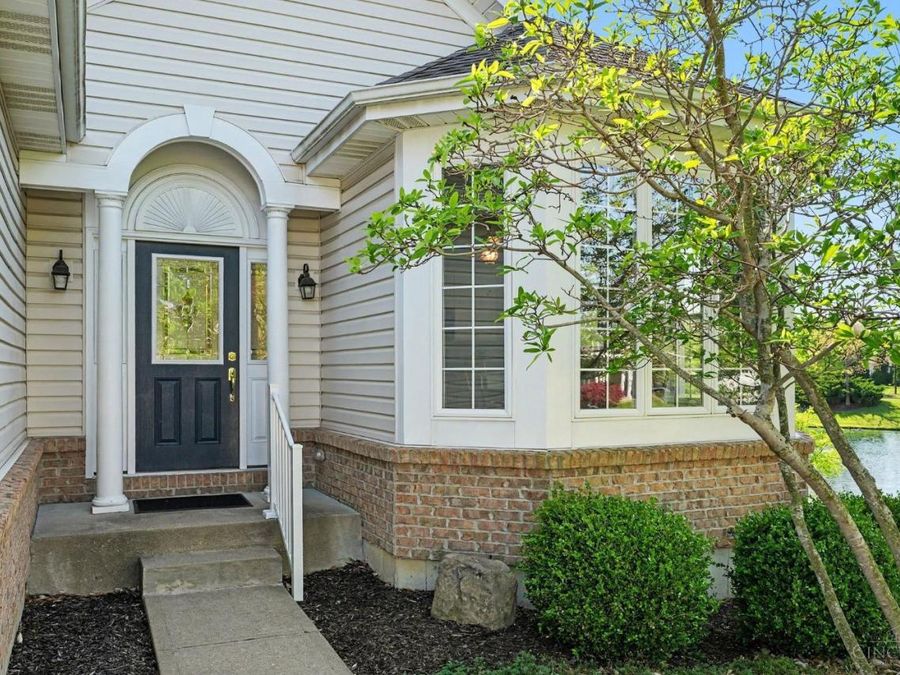6154 Pondside Drive, Hamilton Township, OH 45039 Photo 2