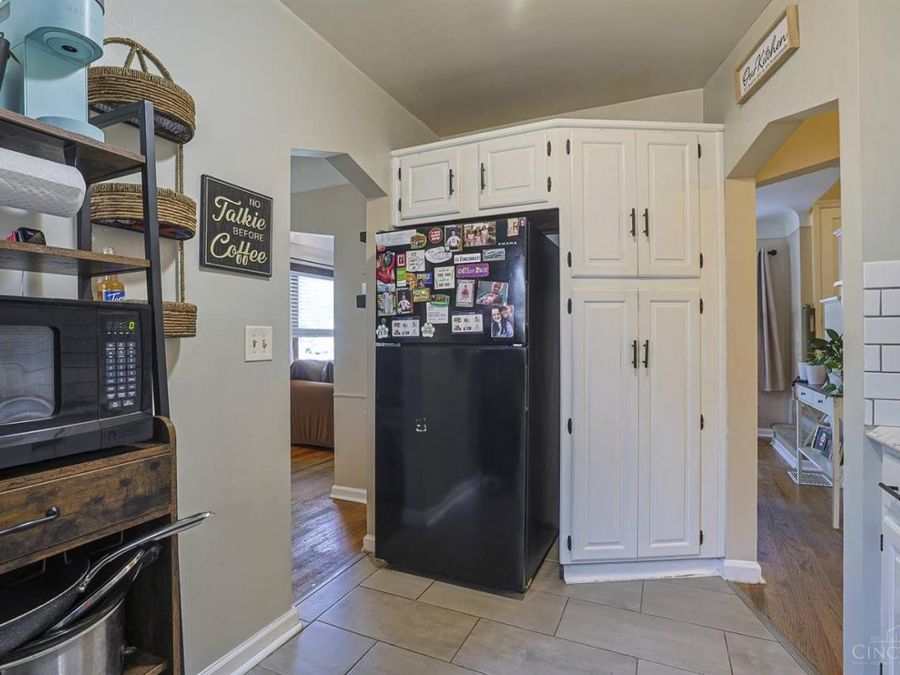976 Woodbriar Lane, Cincinnati, OH 45238 Photo 13