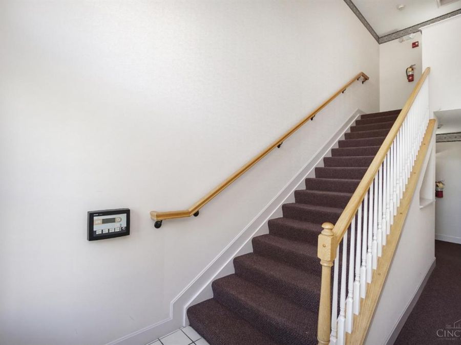 301 Doublegate Drive, Unit K, Milford, OH 45150 Photo 4