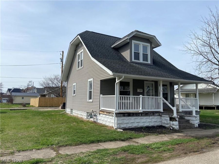428 Chestnut Street , Newcomerstown, OH 43832 Photo 1
