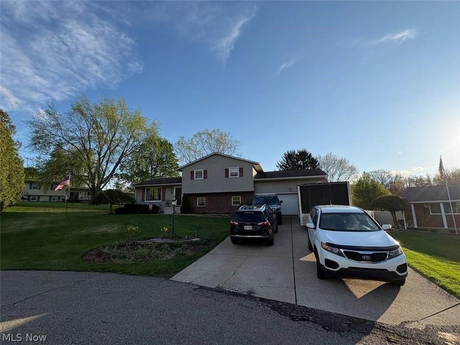 503 Meadowridge Avenue NW, Canton, OH 44708 Photo 1