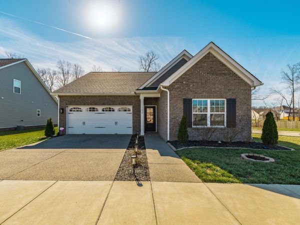 150 Crabourne Dr , White House, TN 37188