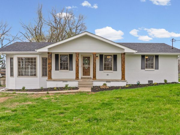 206 Maple St , Adams, TN 37010