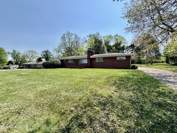 7020 Downing Drive, Knoxville, TN 37909