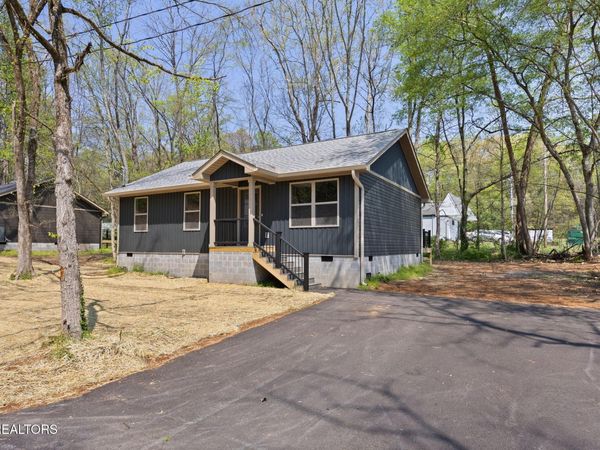 501 Hillcrest St , Clinton, TN 37716