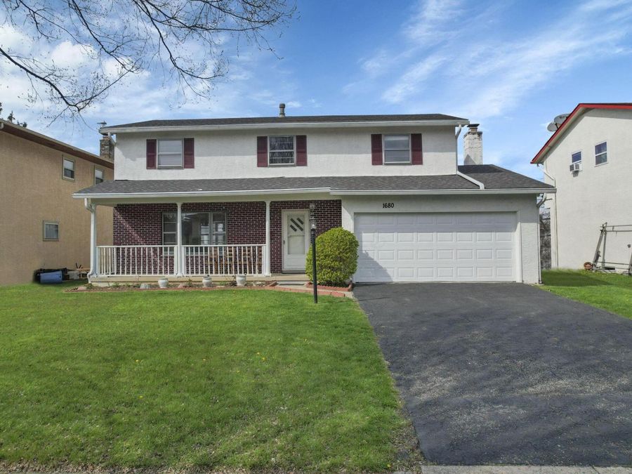 1680 Pin Oak Drive , Columbus, OH 43229 Photo 1