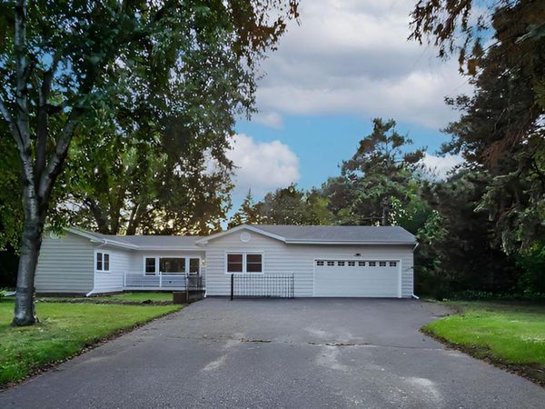 1925 Walsh Lane , Mendota Heights, MN 55118
