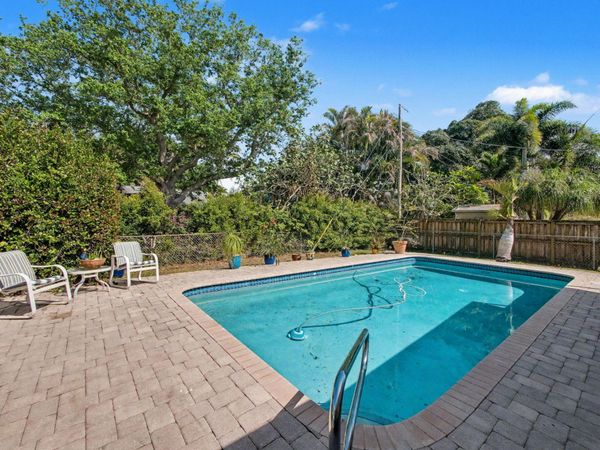 394 Evergreen Avenue , Tequesta, FL 33469