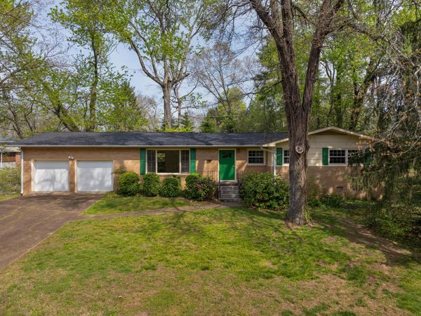 1006 Crown Point Road, Signal Mountain 37377