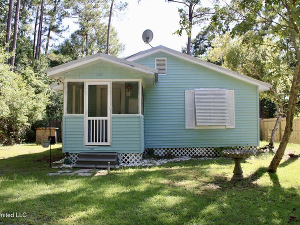 1401 Ash Street, Ocean Springs, MS 39564