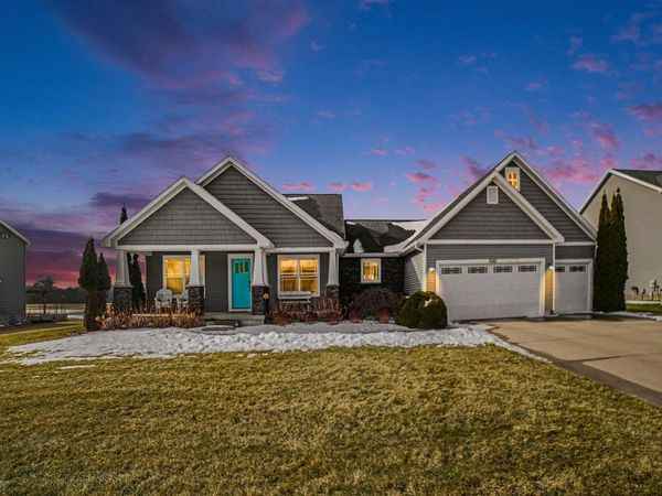 2352 Sandstone Drive, Mount Pleasant, MI 48858