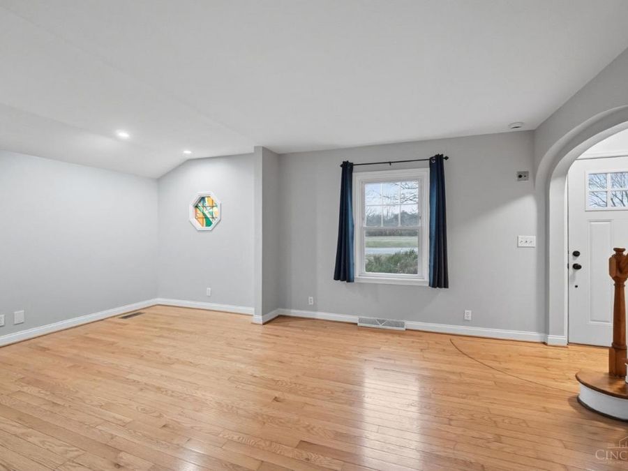 440 W Sharon Road, Springdale, OH 45246 Photo 7